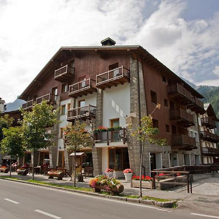 Residence Le Grand Chalet Courmayeur Ngoại thất bức ảnh
