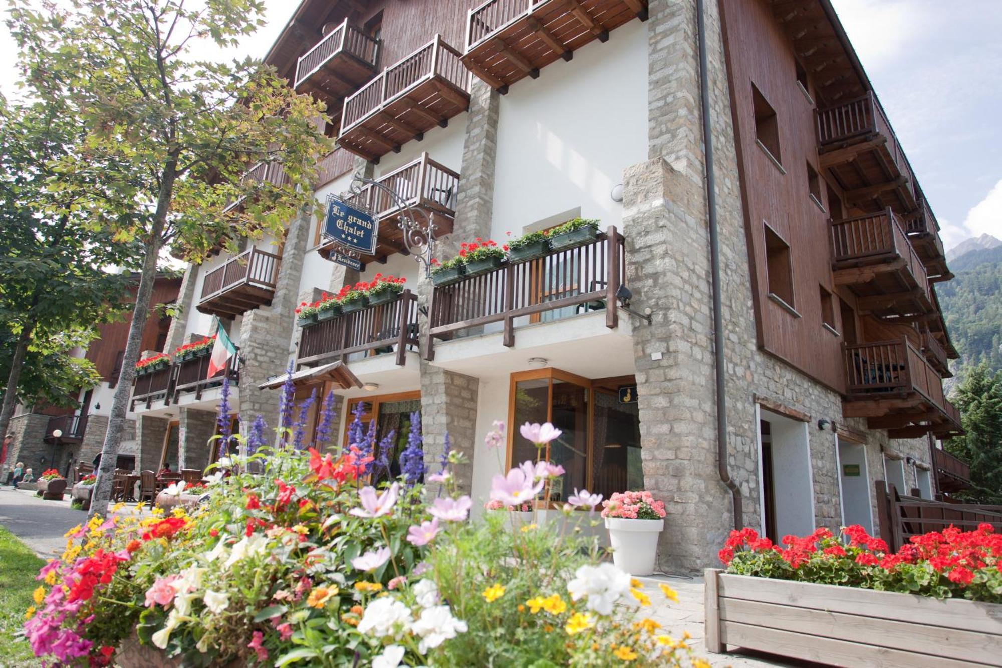 Residence Le Grand Chalet Courmayeur Ngoại thất bức ảnh